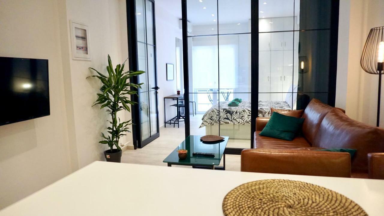 Industrial Style Studio In Athena Bagian luar foto