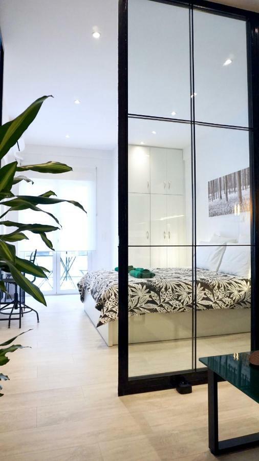 Industrial Style Studio In Athena Bagian luar foto