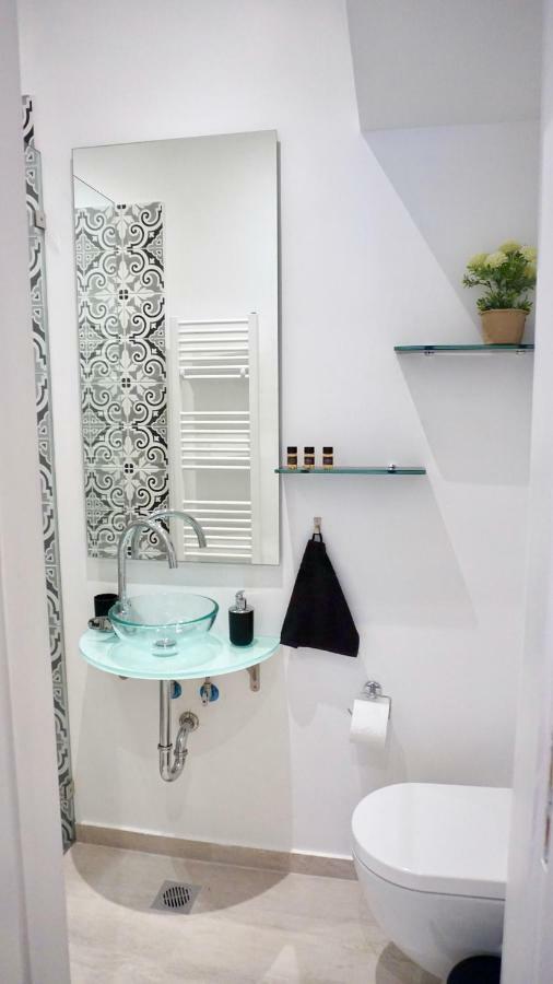 Industrial Style Studio In Athena Bagian luar foto